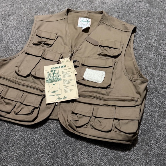 Ausable NWT old stock vintage fishing vest in khaki perfect condition size large - Picture 3 of 10